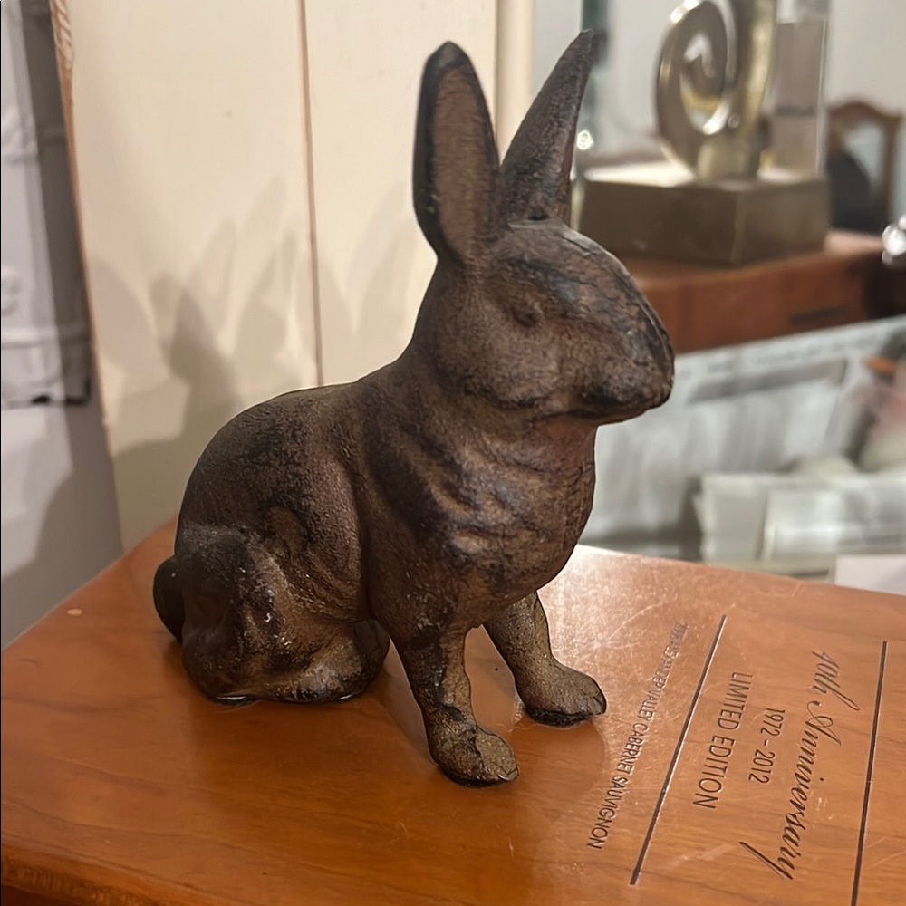 Vintage Inspired Cast Iron Bunny Rabbit EEEUC